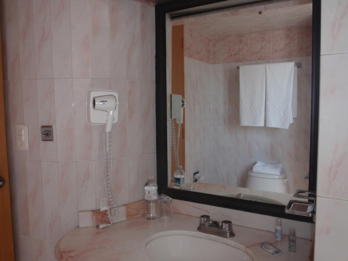 Hotel Plaza Las Fuentes San Juan San Juan Cuautlancingo Eksteriør billede